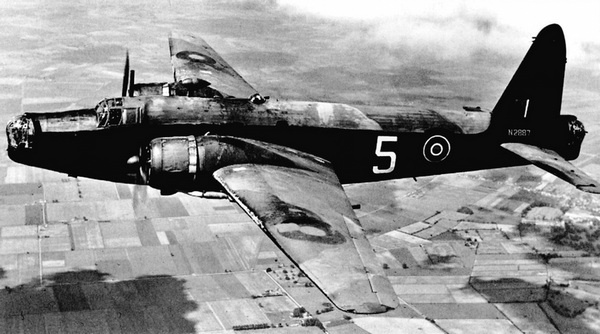 Иллюстрация к книге — Дальний бомбардировщик Ер-2. Самолет несбывшихся надежд [i_149.jpg]