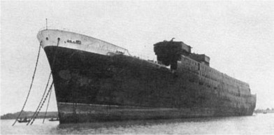 Иллюстрация к книге — Лайнеры на войне 1936-1968 гг. постройки [image140.jpg]