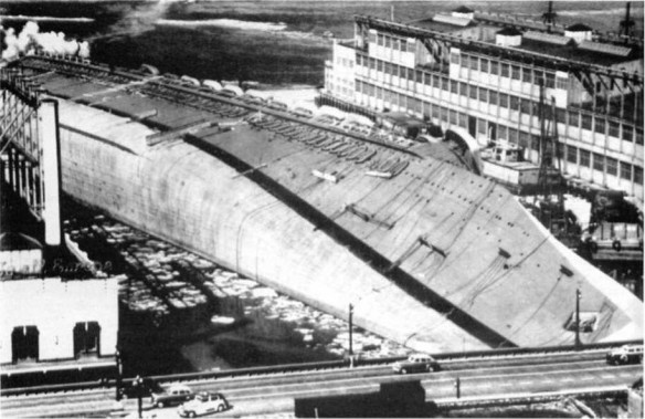 Иллюстрация к книге — Лайнеры на войне 1936-1968 гг. постройки [image60.jpg]