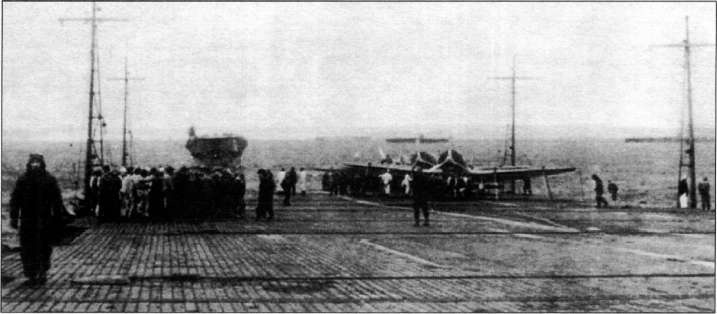 Иллюстрация к книге — Авианосец AKAGI: от Пёрл-Харбора до Мидуэя [i_030.jpg]