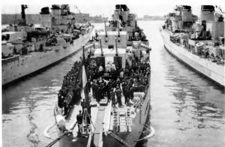 Иллюстрация к книге — Сверхлегкие крейсера. 1930-1975 гг. [img_158.jpg]