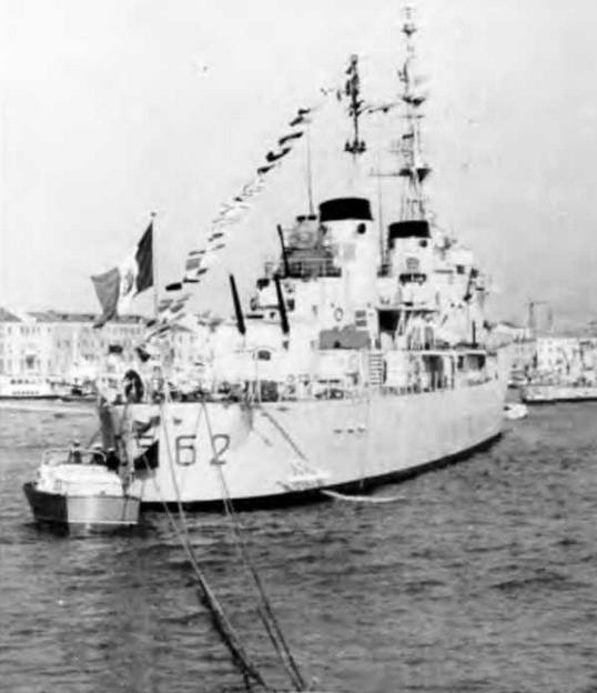 Иллюстрация к книге — Сверхлегкие крейсера. 1930-1975 гг. [img_171.jpg]