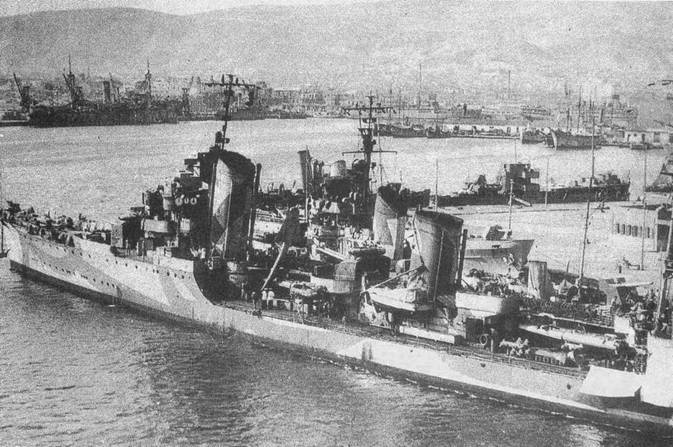 Иллюстрация к книге — Эскадренные миноносцы типа «Навигатори» [pic_102.jpg]