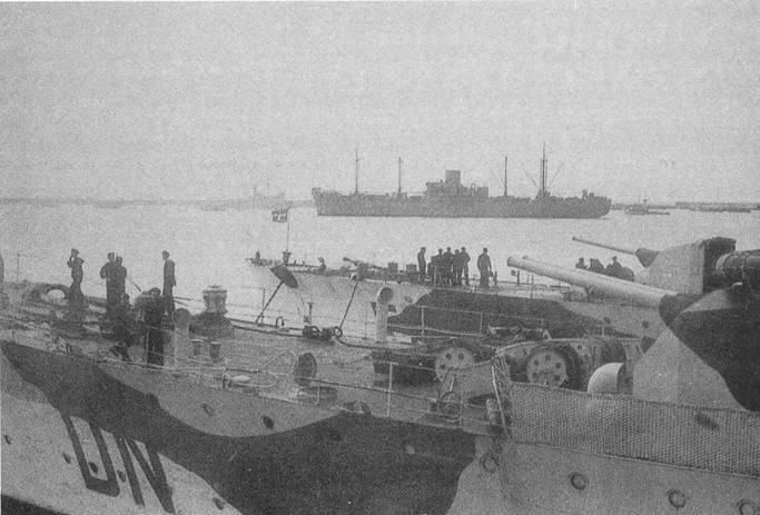 Иллюстрация к книге — Эскадренные миноносцы типа «Навигатори» [pic_111.jpg]