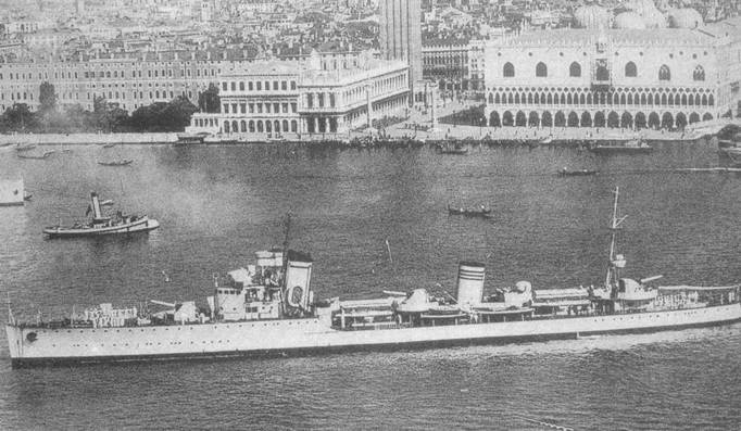 Иллюстрация к книге — Эскадренные миноносцы типа «Навигатори» [pic_86.jpg]