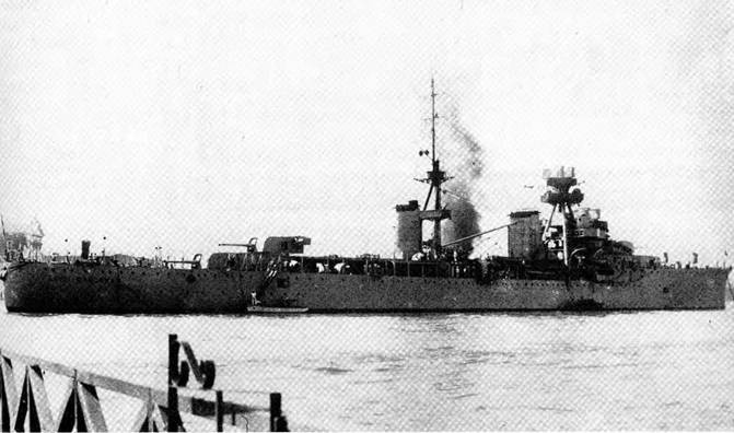 Иллюстрация к книге — Легкие крейсера Италии. Часть I. 1932-1945 гг. Крейсера типа “Бартоломео Коллеони” и “Луиджи Кадорна” [pic_99.jpg]