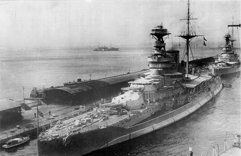 Иллюстрация к книге — Линейные корабли типа “Куин Элизабет” [img_149.jpg]