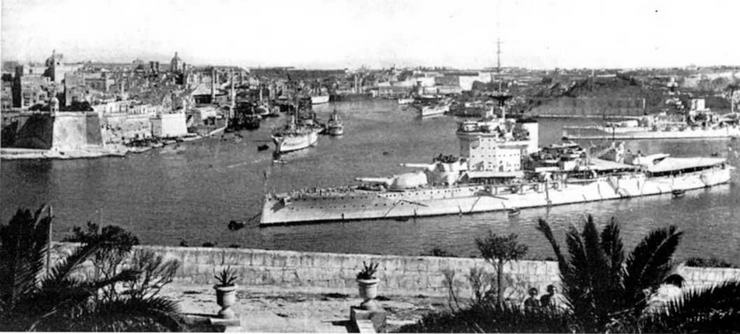 Иллюстрация к книге — Линейные корабли типа “Куин Элизабет” [img_153.jpg]