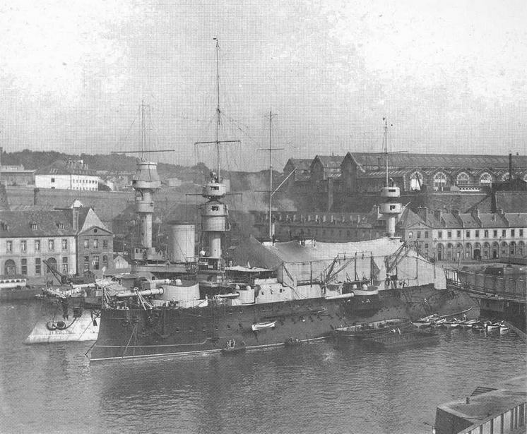 Иллюстрация к книге — Образцовые броненосцы Франции. Часть I. “Жорегибери”. 1891-1934 гг. [img_88.jpg]