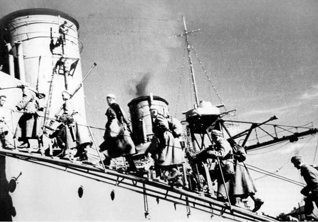 Иллюстрация к книге — Гвардейский крейсер «Красный Кавказ». [pic_146.jpg]