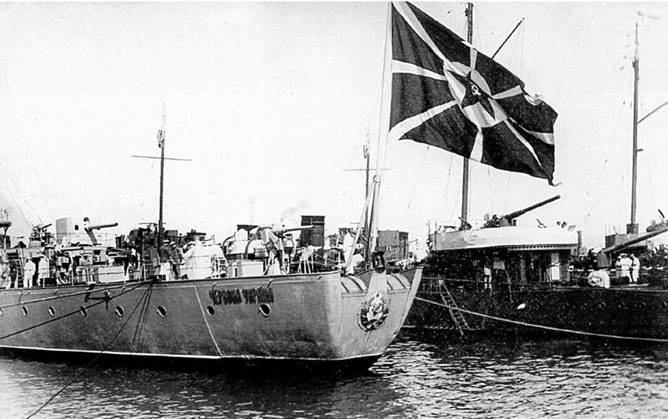 Иллюстрация к книге — Гвардейский крейсер «Красный Кавказ». [pic_66.jpg]