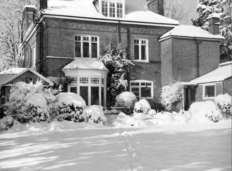 Иллюстрация к книге — Вселенная Стивена Хокинга [i_034.jpg]