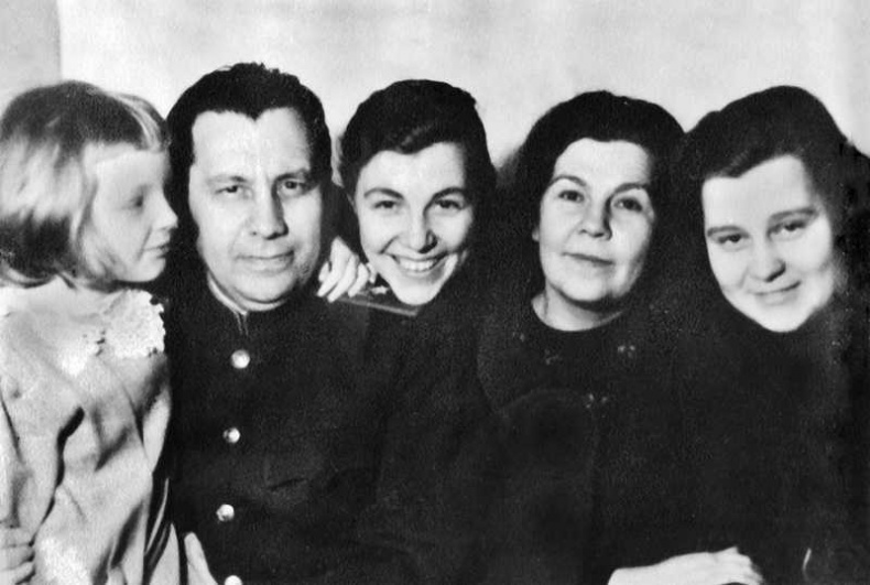 Иллюстрация к книге — Письма из Владимирской тюрьмы [i_035.jpg]