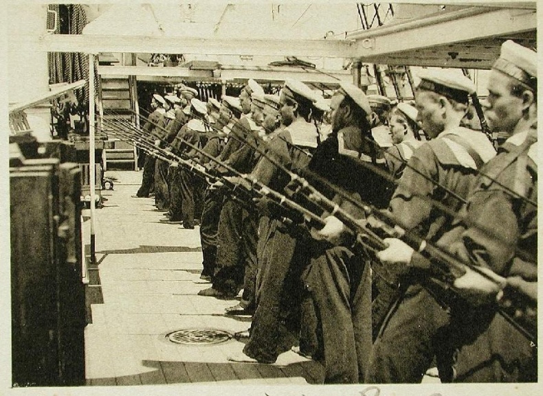 Иллюстрация к книге — Пуля для адмирала Кетлинского [_105.jpg]