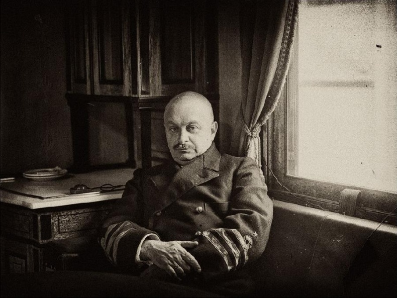 Иллюстрация к книге — Пуля для адмирала Кетлинского [_187.jpg]