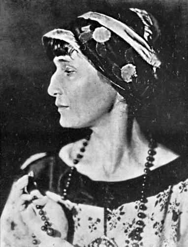 Иллюстрация к книге — Адреса любви: Москва, Петербург, Париж. Дома и домочадцы русской литературы [_15.ahmatova.jpg]