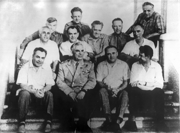 Иллюстрация к книге — Мифы советской эпохи [i_025.jpg]