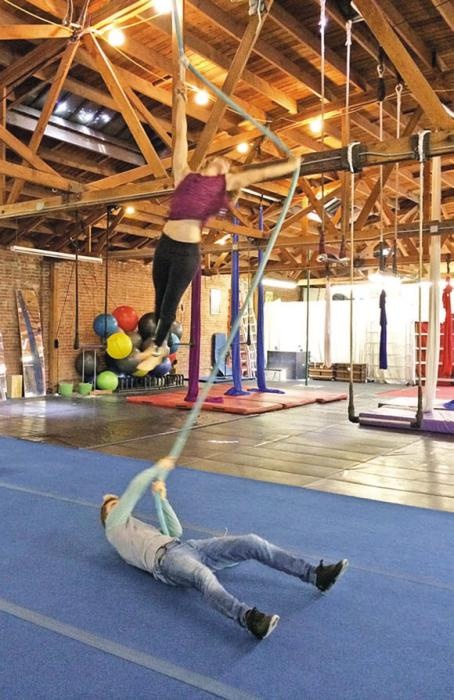 Иллюстрация к книге — Шаг вперед. История девушки, которая, потеряв ноги, научилась танцевать [_14_2.jpg]