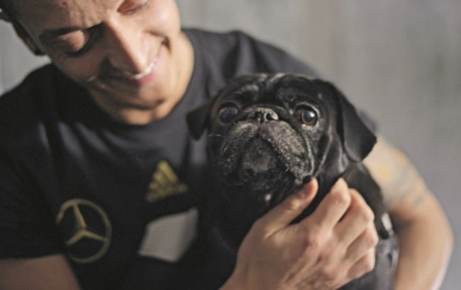 Иллюстрация к книге — Озил. Автобиография [i_028.jpg]