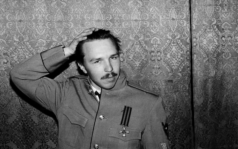 Иллюстрация к книге — Путь Горыныча. Авторизованная биография Гарика Сукачева [i_006.jpg]