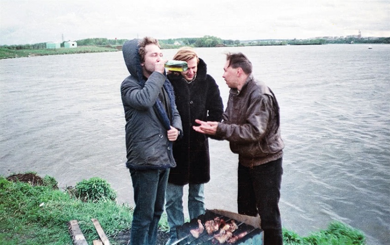 Иллюстрация к книге — Путь Горыныча. Авторизованная биография Гарика Сукачева [i_016.jpg]