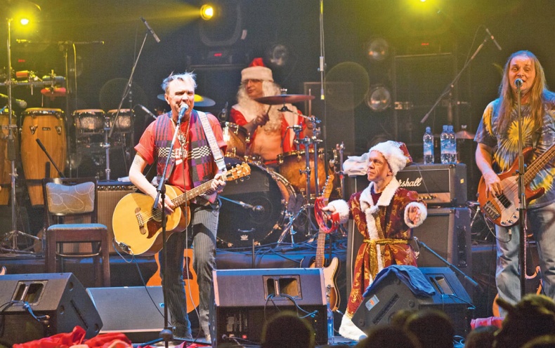 Иллюстрация к книге — Путь Горыныча. Авторизованная биография Гарика Сукачева [i_018.jpg]