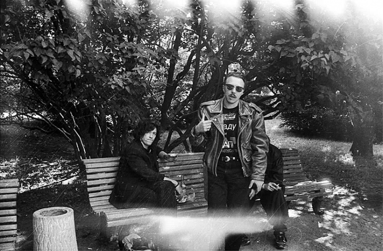 Иллюстрация к книге — Путь Горыныча. Авторизованная биография Гарика Сукачева [i_028.jpg]