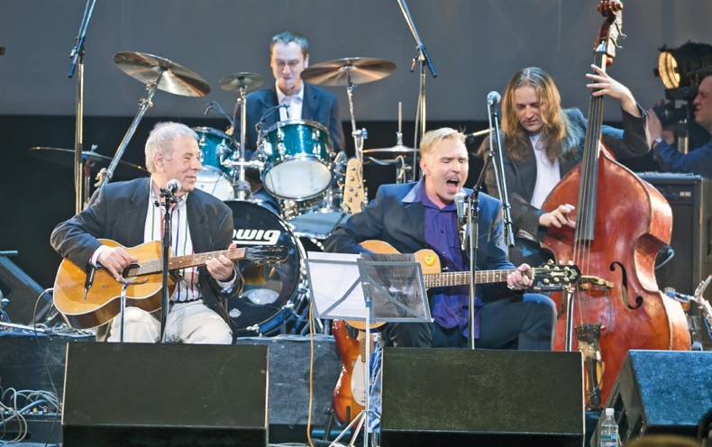 Иллюстрация к книге — Путь Горыныча. Авторизованная биография Гарика Сукачева [i_069.jpg]