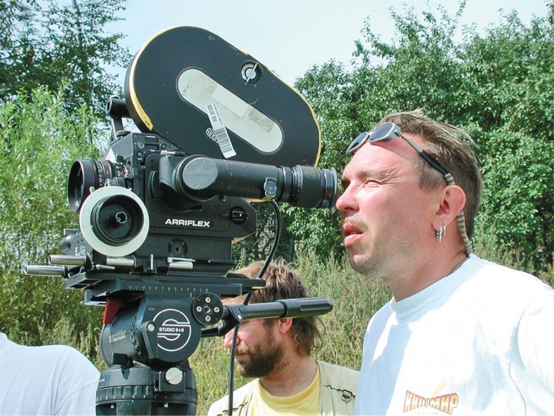 Иллюстрация к книге — Путь Горыныча. Авторизованная биография Гарика Сукачева [i_070.jpg]