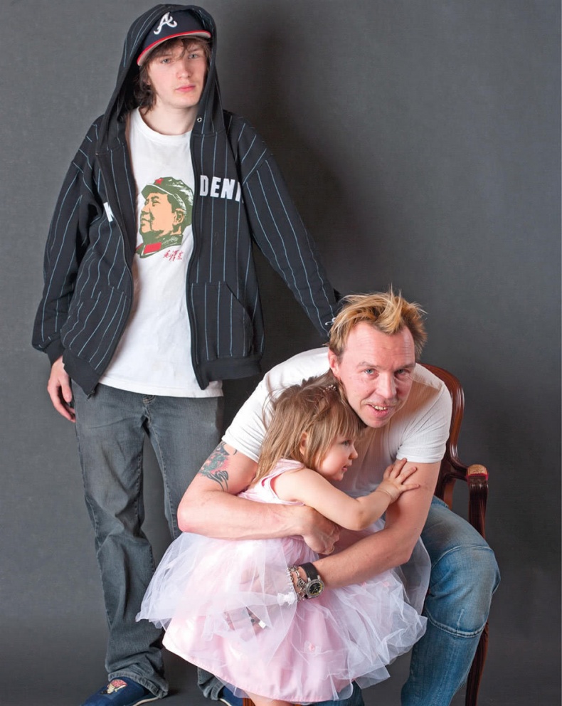 Иллюстрация к книге — Путь Горыныча. Авторизованная биография Гарика Сукачева [i_077.jpg]