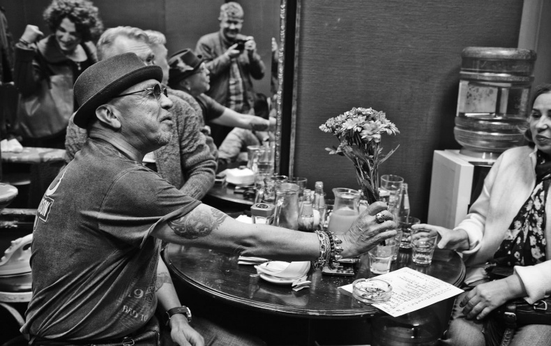 Иллюстрация к книге — Путь Горыныча. Авторизованная биография Гарика Сукачева [i_082.jpg]