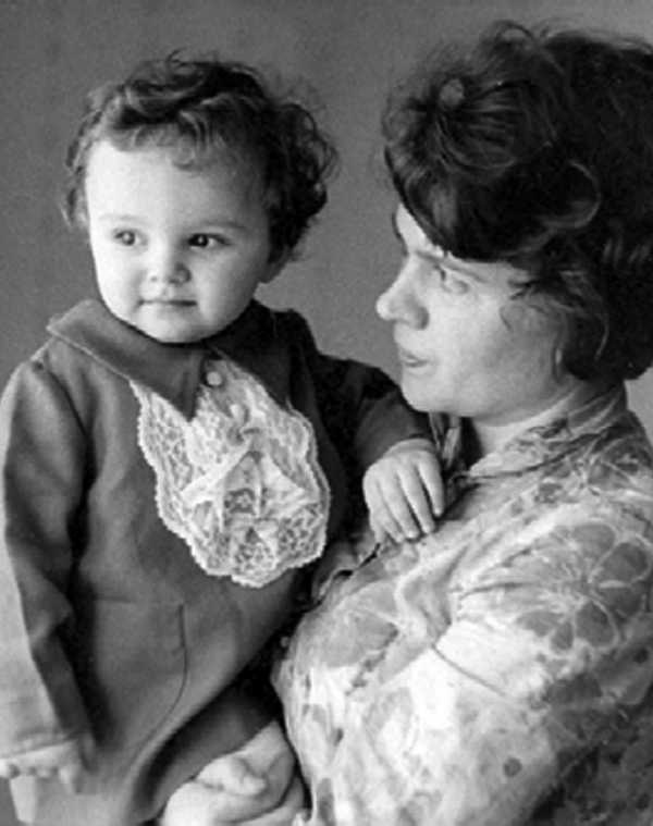 Иллюстрация к книге — Венедикт Ерофеев: посторонний [i_020.jpg]