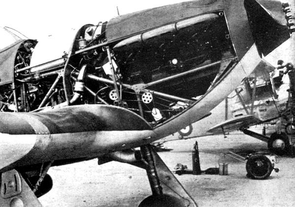 Иллюстрация к книге — «Ураганный» истребитель. «Харрикейны» в бою [i_032.jpg]