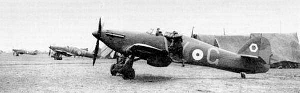 Иллюстрация к книге — «Ураганный» истребитель. «Харрикейны» в бою [i_052.jpg]