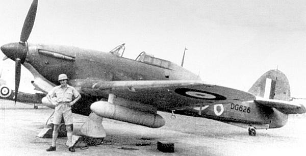 Иллюстрация к книге — «Ураганный» истребитель. «Харрикейны» в бою [i_085.jpg]