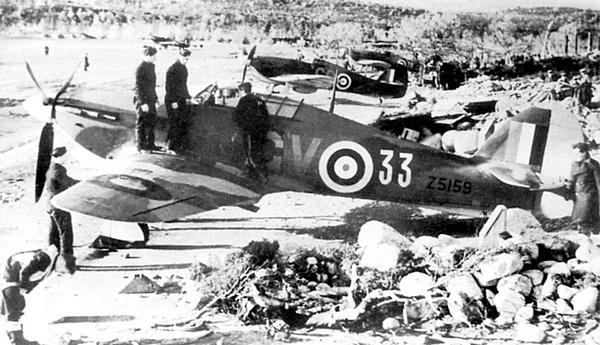 Иллюстрация к книге — «Ураганный» истребитель. «Харрикейны» в бою [i_104.jpg]