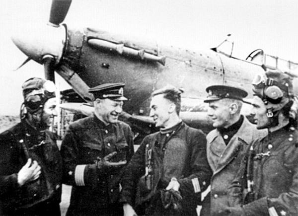 Иллюстрация к книге — «Ураганный» истребитель. «Харрикейны» в бою [i_119.jpg]