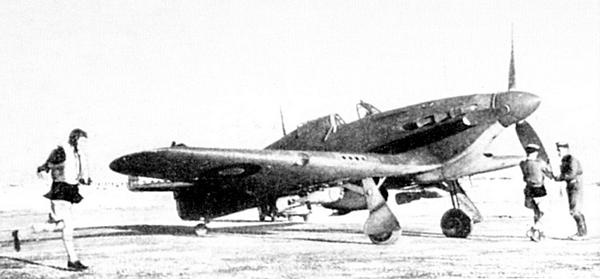 Иллюстрация к книге — «Ураганный» истребитель. «Харрикейны» в бою [i_142.jpg]