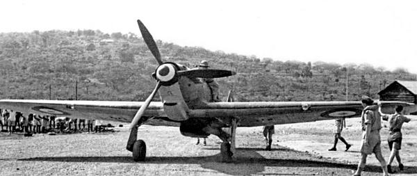 Иллюстрация к книге — «Ураганный» истребитель. «Харрикейны» в бою [i_147.jpg]