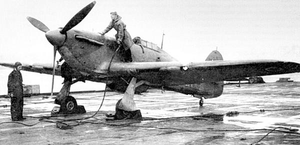 Иллюстрация к книге — «Ураганный» истребитель. «Харрикейны» в бою [i_166.jpg]