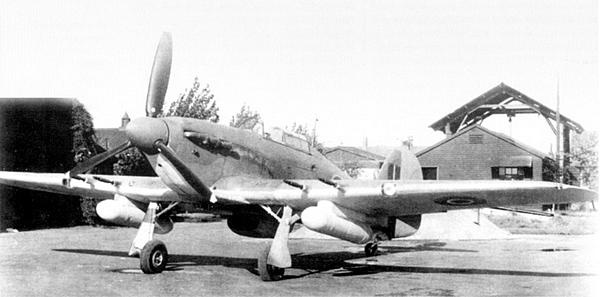 Иллюстрация к книге — «Ураганный» истребитель. «Харрикейны» в бою [i_173.jpg]