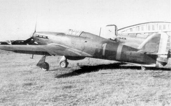 Иллюстрация к книге — «Ураганный» истребитель. «Харрикейны» в бою [i_193.jpg]