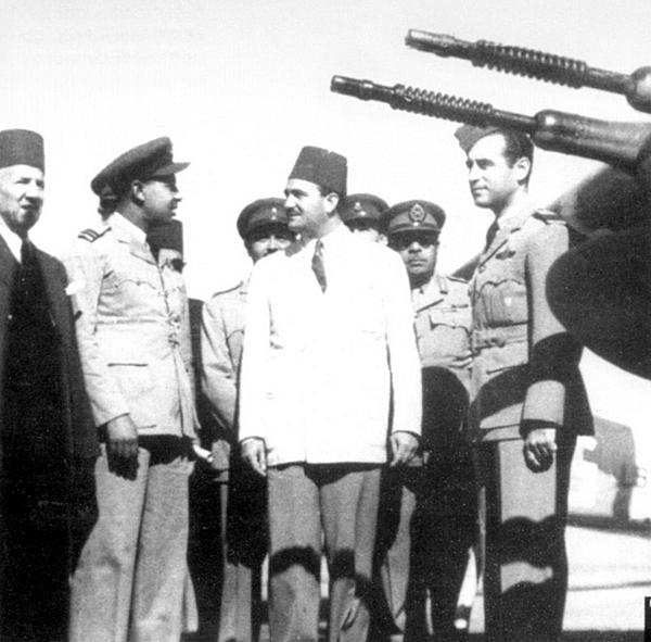 Иллюстрация к книге — «Ураганный» истребитель. «Харрикейны» в бою [i_198.jpg]