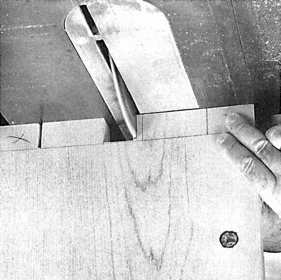 Иллюстрация к книге — Работы по дереву. Мебель для дома своими руками [i_008.jpg]