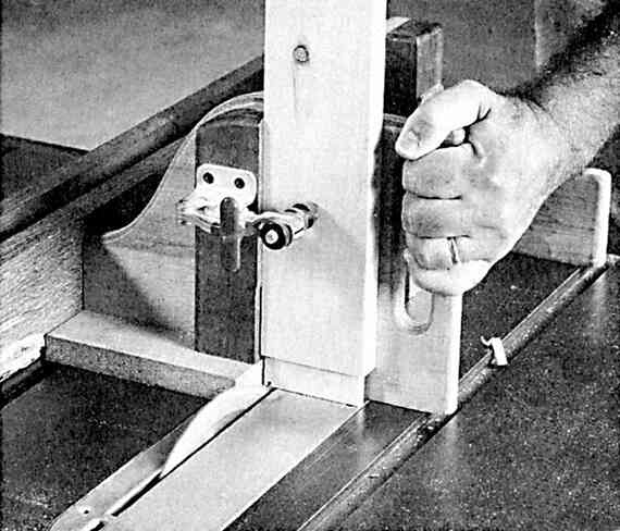 Иллюстрация к книге — Работы по дереву. Мебель для дома своими руками [i_071.jpg]