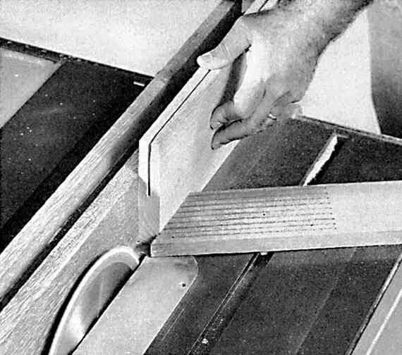 Иллюстрация к книге — Работы по дереву. Мебель для дома своими руками [i_074.jpg]