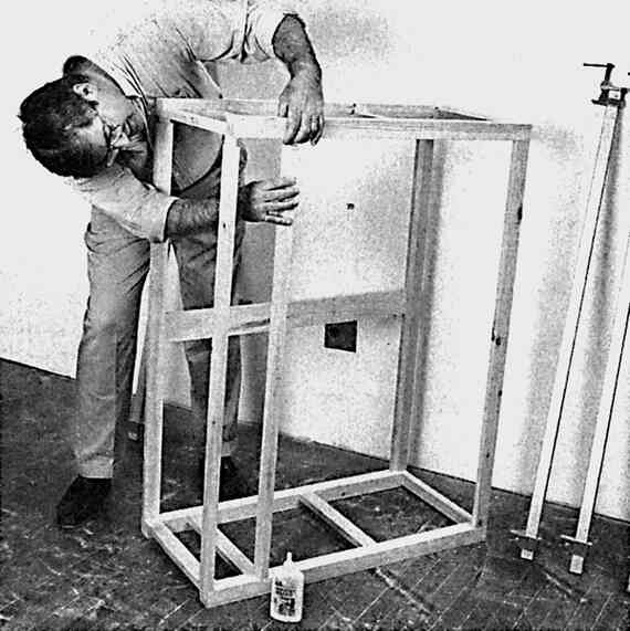 Иллюстрация к книге — Работы по дереву. Мебель для дома своими руками [i_143.jpg]