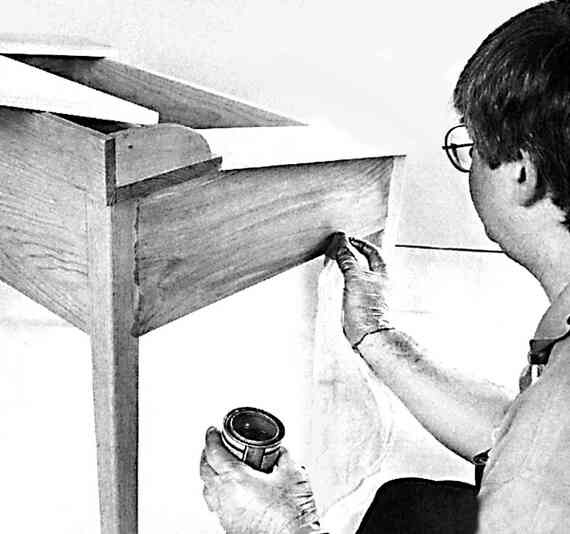 Иллюстрация к книге — Работы по дереву. Мебель для дома своими руками [i_193.jpg]