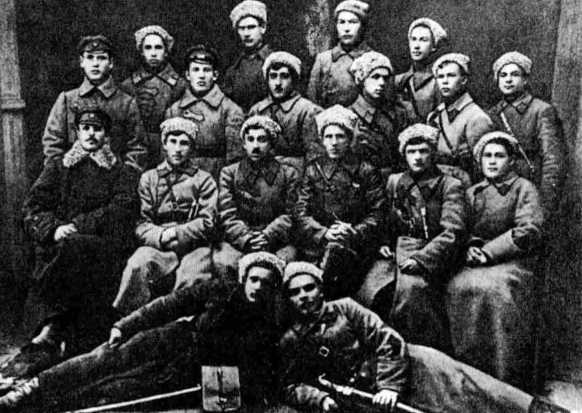 Иллюстрация к книге — Годы и войны [i_004.jpg]