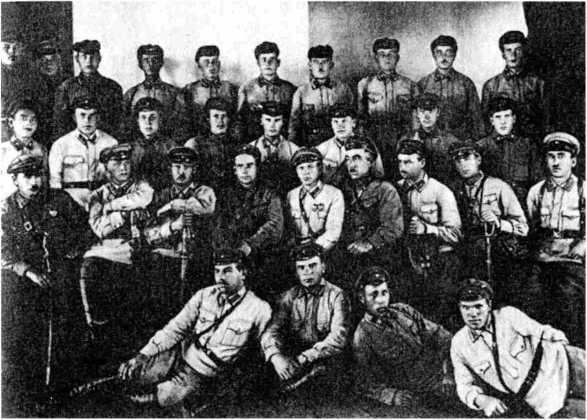 Иллюстрация к книге — Годы и войны [i_005.jpg]